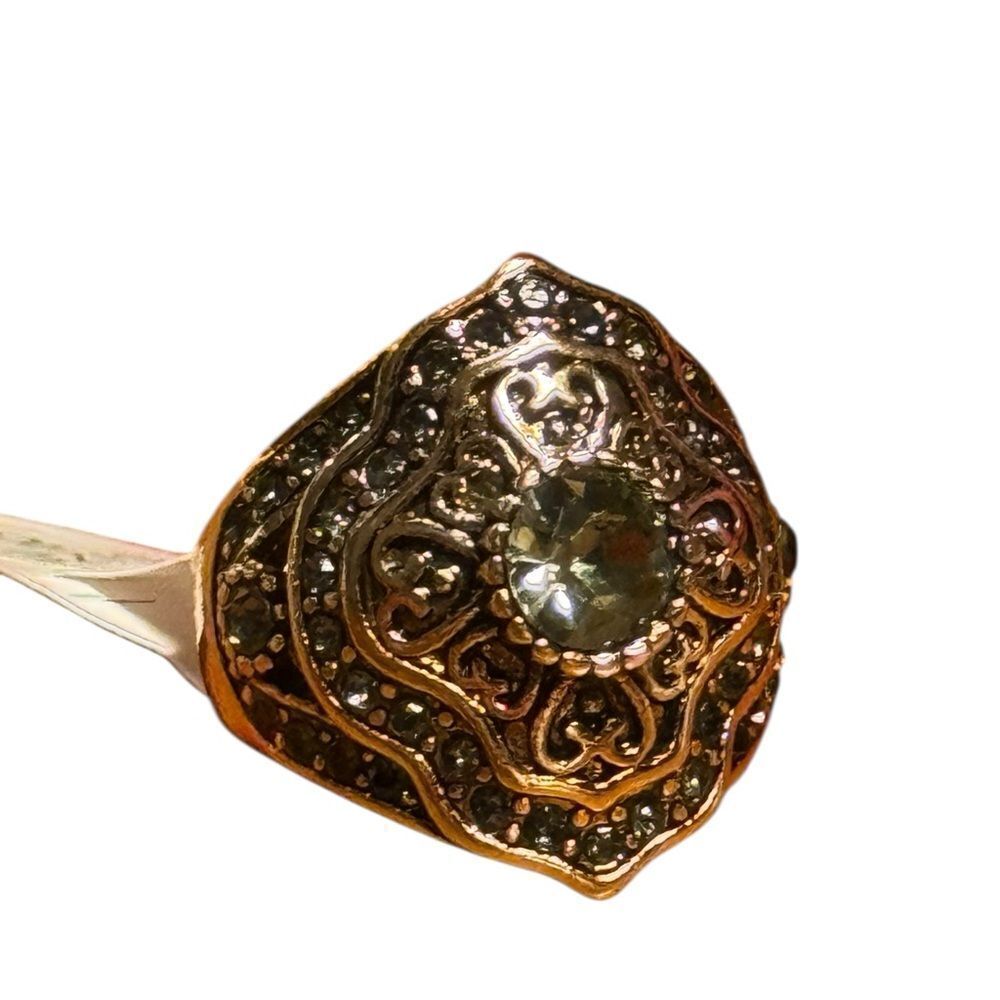 Fashion jewelry Gold tone and grayish center stone Statement Ring size8